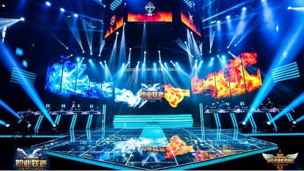 電子競技應(yīng)用液晶拼接大屏幕，開啟大銀幕新時代