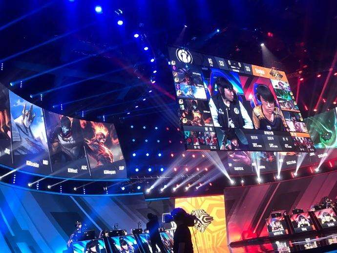 電子競技應(yīng)用液晶拼接大屏幕，開啟大銀幕新時代