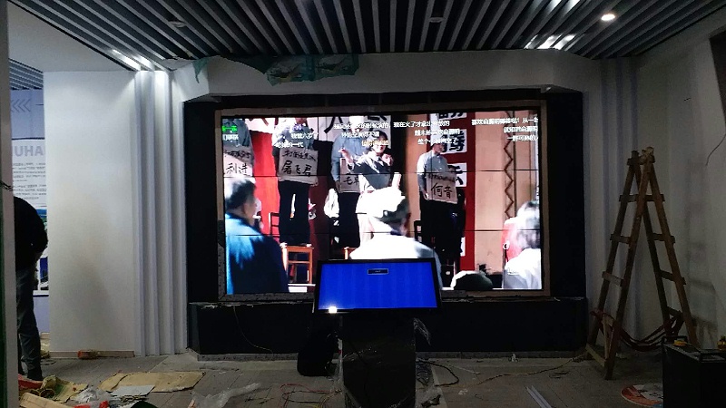 中山中交46寸液晶拼接屏觸摸查詢機(jī)展示