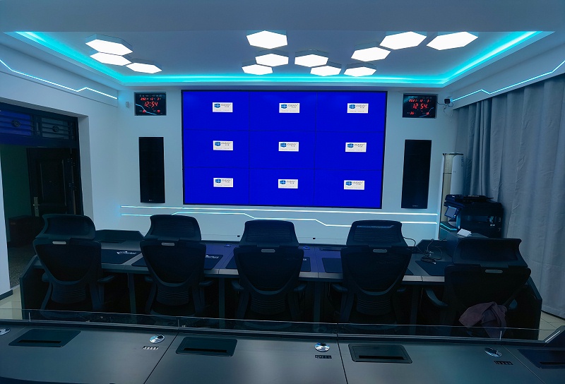 中億睿液晶拼接屏入駐新疆某戰(zhàn)隊數據中心打造數字化部隊項目安裝現場圖