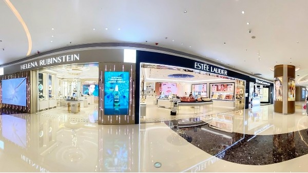 告別傳統(tǒng)海報！新一代廣告機(jī)如何用AI撬動千億營銷市場